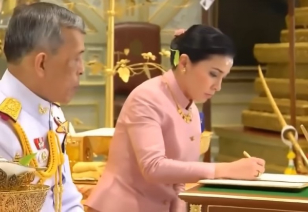 Король Таиланда женился на генерале за несколько дней до коронации