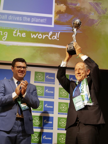 Сборная Бразилии по футболу получила Кубок «Девяти ценностей»
